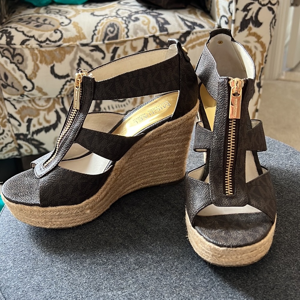 Michael Kors Damita Wedge Sandals - Brown - size 5 1/2